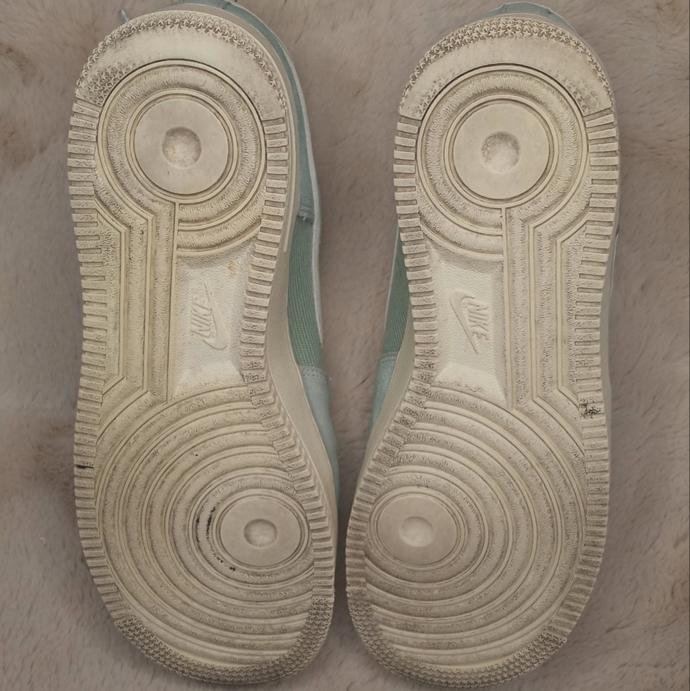 Nike Classic Air Force 1 '07 LV8 Certified Fresh 2022 Release Enamel Green Sail - Picture 11 of 12